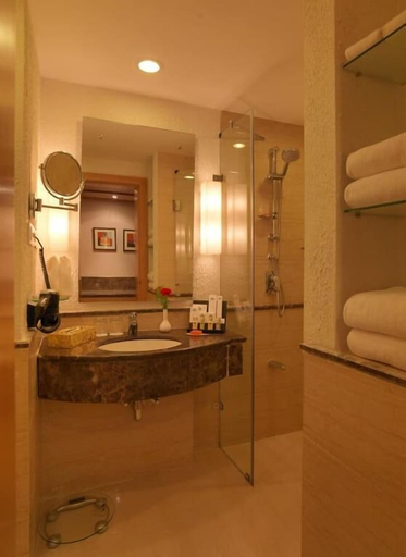 Bathroom 4, Mysore County Retreat, Mandya
