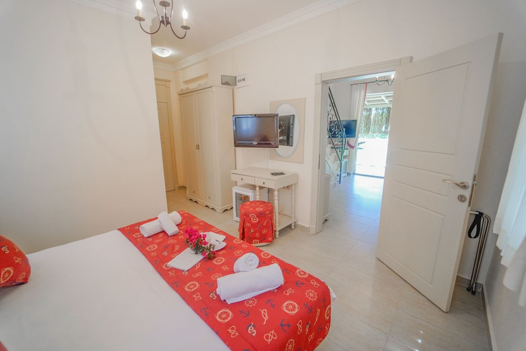 Bedroom 4, Alacati Marina Palace Otel, Çeşme