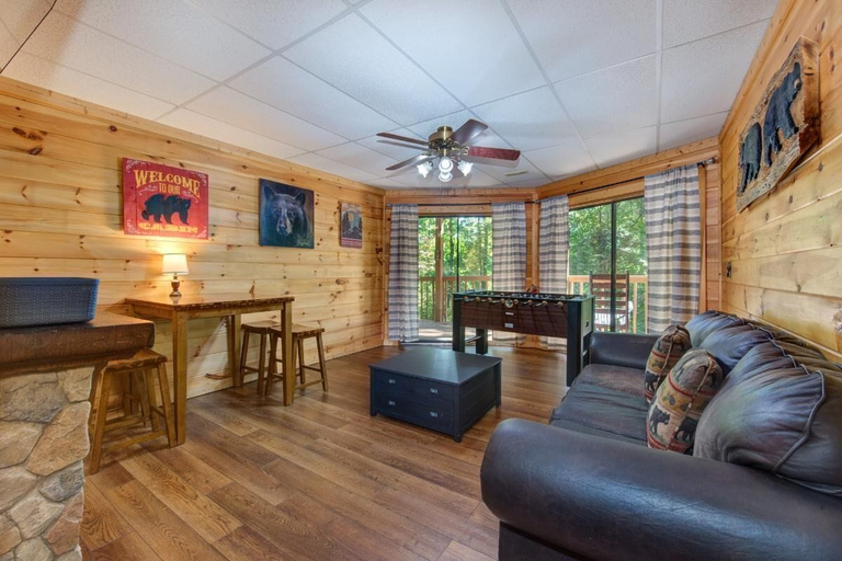 Living area 3, Z - Honey Bear Hideaway, Sevier