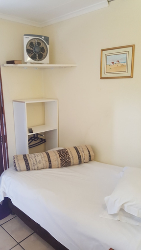 Bedroom 2, Lakeside Accommodation, Eden