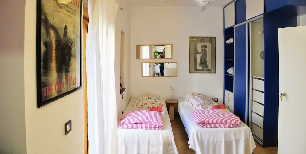 Bedroom 2, B and B Casa Alfareria 59, Sevilla