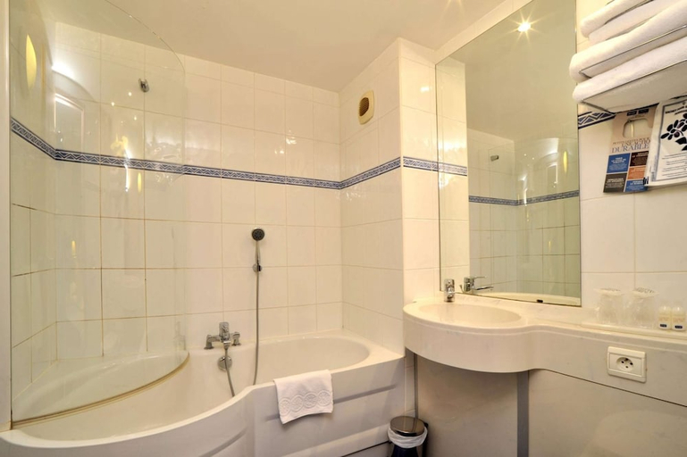 Bathroom 3, KYRIAD ANNECY SUD - CRAN GEVRIER, Haute-Savoie