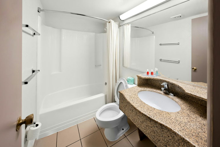 Bathroom 3, Near Quantico Marine Base, Prince William