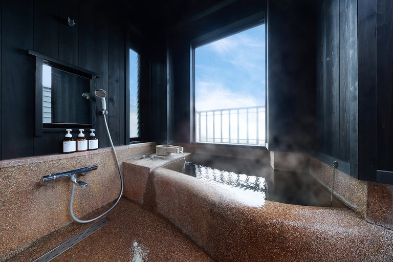 Bathroom, Izu Kogen Onsen Oyado Uchiyama, Itō