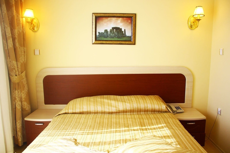Bedroom 2, Isik Otel, Ayvalık