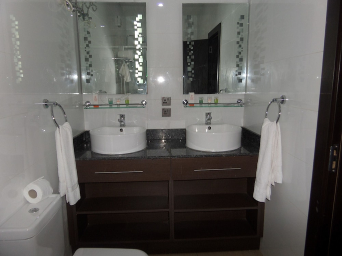 Bathroom 3, O-jays Guest House, AbujaMun