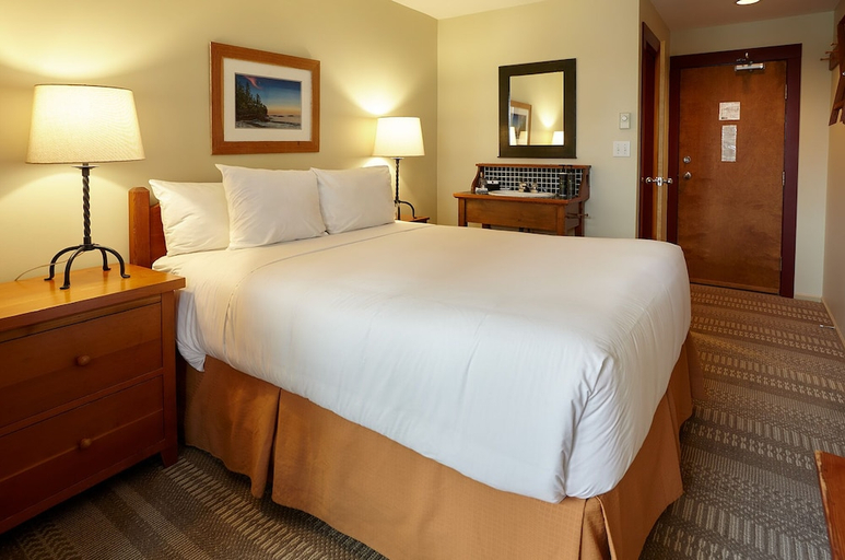 Bedroom 2, Middle Beach Lodge, Alberni-Clayoquot