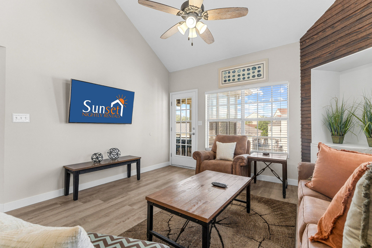 Living area 4, Mb1-6 Elevation Escape 3 Bedroom Condo, Taney