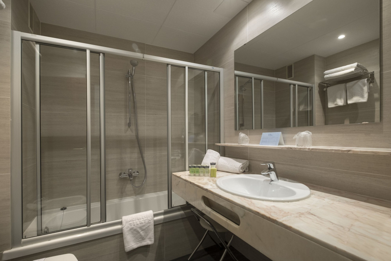 Bathroom 5, Park Hotel San Jorge, Girona