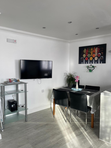 Others 5, Bowery Apartment - 2 bedroom, London
