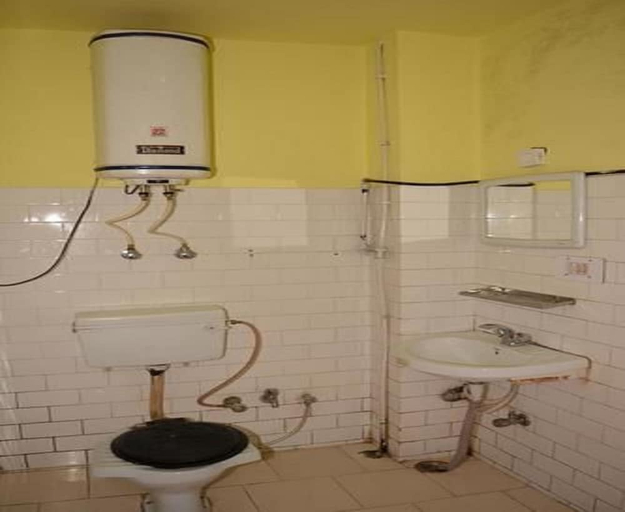 Bathroom, Hotel Tashila - Manali, Kullu