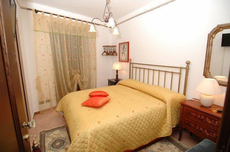 Bedroom 2, Villa Donna Fausta, Napoli