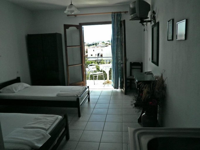 Bedroom 2, Mimoza Studios, Thessaly