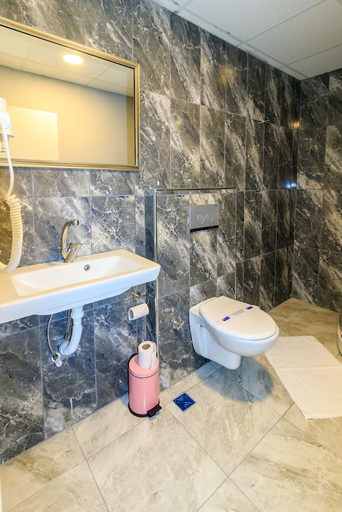 Bathroom 5, Nar Palace, Maltepe