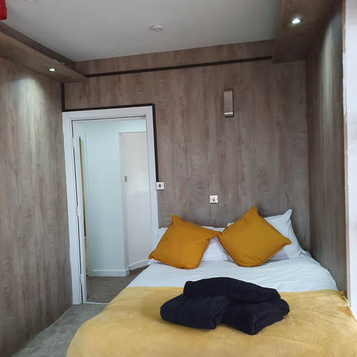 Others 3, I Cloud 9 Hotel, Blackpool
