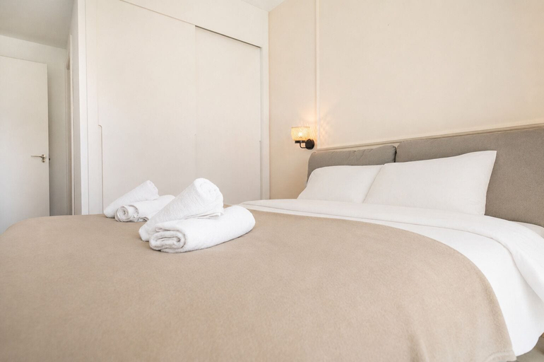 Room 5, Elegant Garden Apartment in Higuer n, Málaga