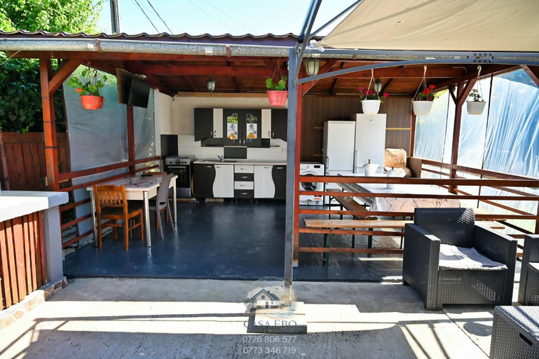 Others 5, Casa EBO, Limanu