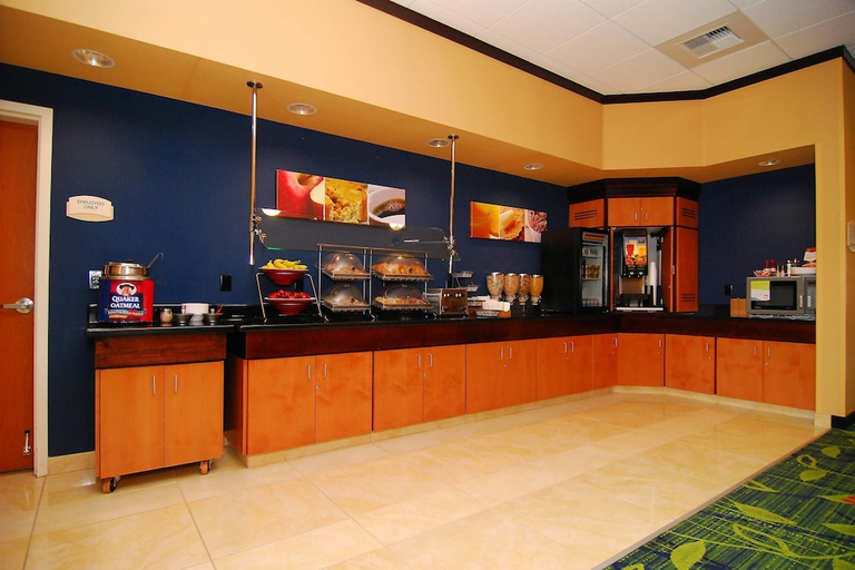 Food & Drinks, Fairfield Inn Suites By Marriott Tehachapi, Kern