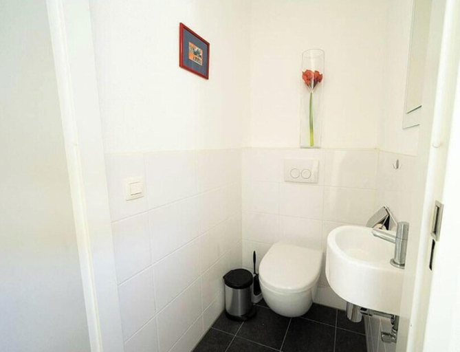 Bathroom 4, Holiday Home in Uitdam With Terrace, Waterland