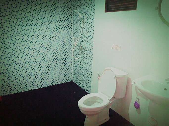 Bathroom 4, Bypass and Resort, Muang Kanchanaburi