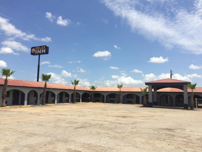 Exterior & Views 2, Relax Inn, Frio