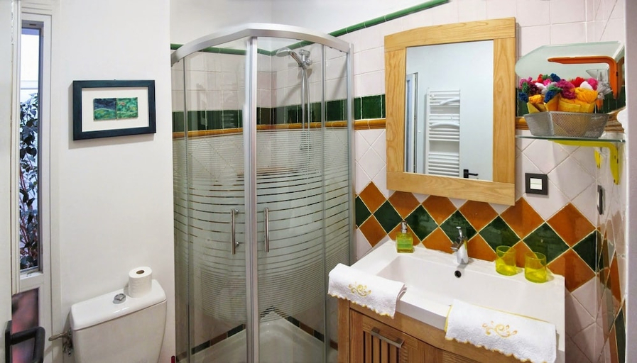 Bathroom 3, B and B Casa Alfareria 59, Sevilla