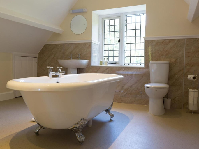 Bathroom 3, Hunters Inn, Devon