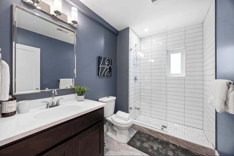 Interior 5, Modern St. Clair West Suite w Private Patio & BBQ, Toronto