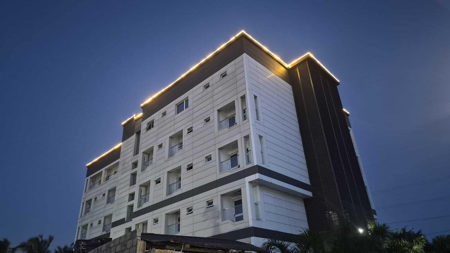 Exterior 3, Bruce Palace Hotel, Awutu Efutu Senya