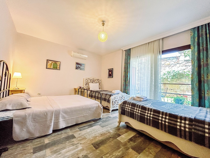Bedroom 3, Nilufer Otel - Adult Only, Ayvalık