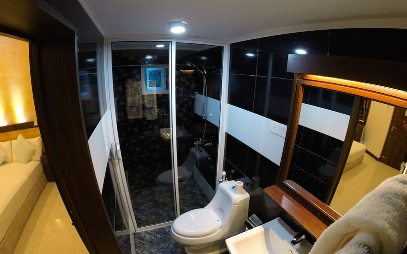 Bathroom 4, Winter Villa, Kundasale