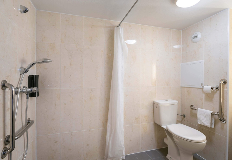 Bathroom 4, Hotel Lorient Lanester, Morbihan