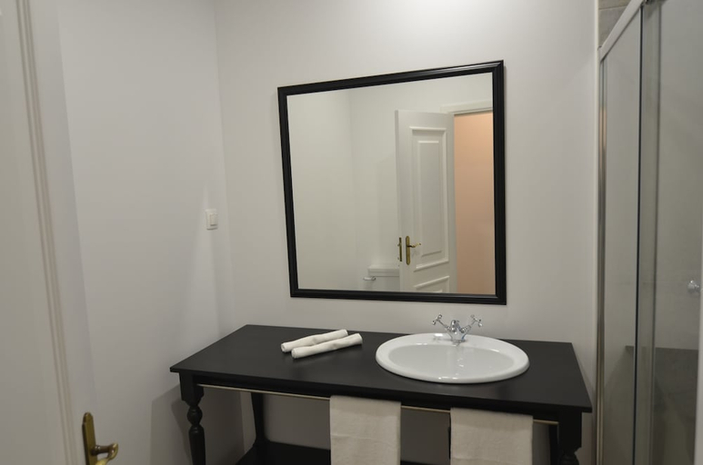 Bathroom 3, VILA TOCA by brugrani, Funchal