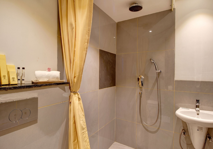 Bathroom 5, Rhythm Gurugram, Hotel & Suites, Sohna Road - Sector 68, Gurgaon