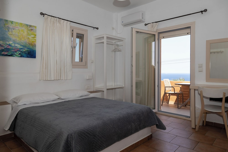 Others 3, Pension The Flower, South Aegean