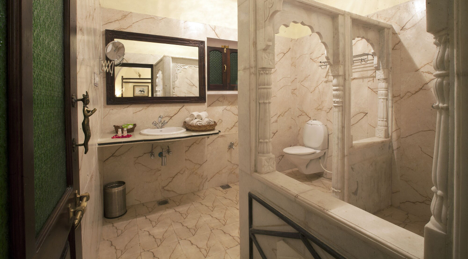 Bathroom 5, Bissau Palace, Jaipur
