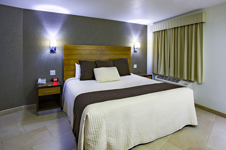 Bedroom 3, La Pinta Hotel, Ensenada