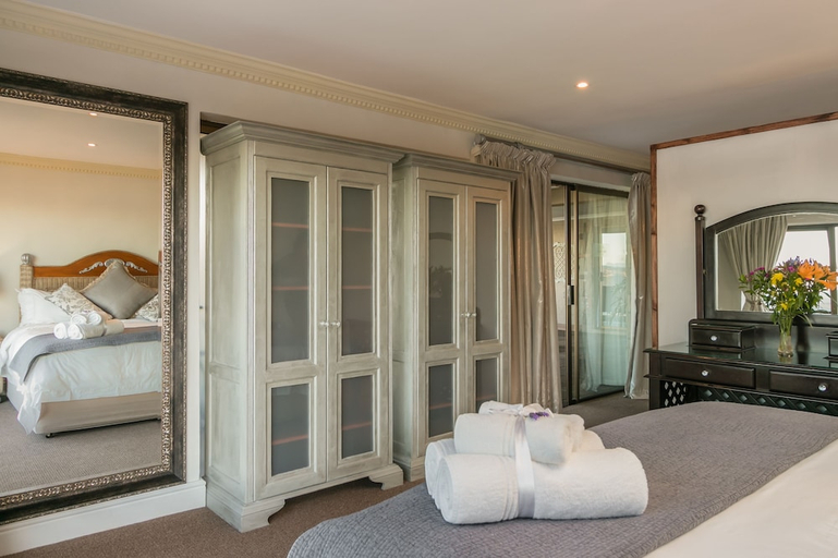Bedroom 3, Villa Castollini, Eden