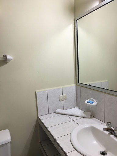 Bathroom 2, Apartotel Gaviotas, Garabito