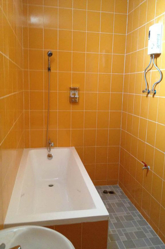 Bathroom 4, Mee Rak Vintage, Sattahip