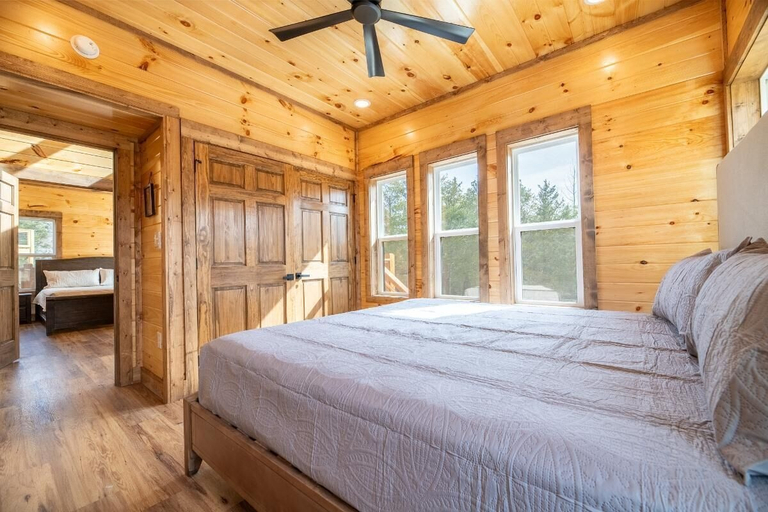 Room 2, Take It Easy, Sevier