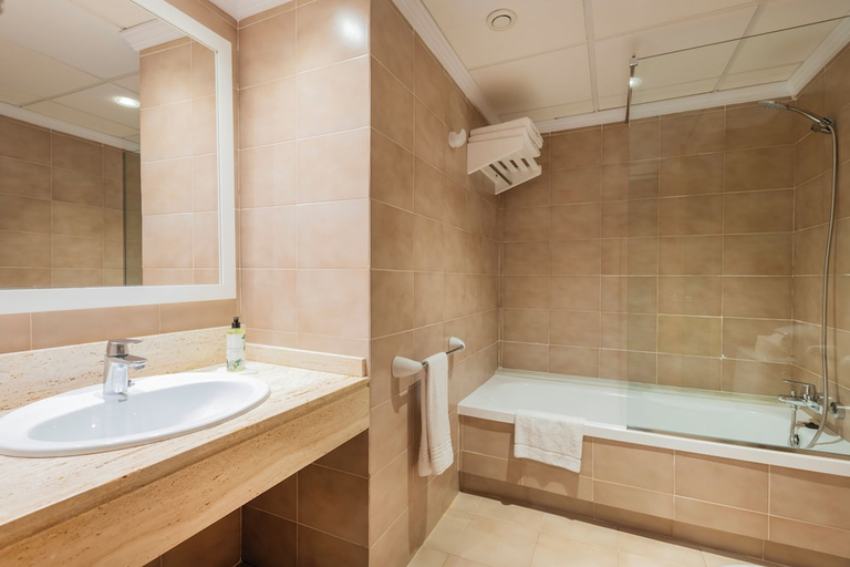 Bathroom 3, Inturotel Cala Azul Park, Baleares