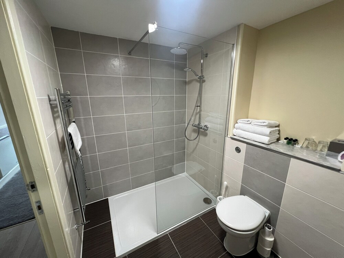 Bathroom 4, The Holly Tree, Highland