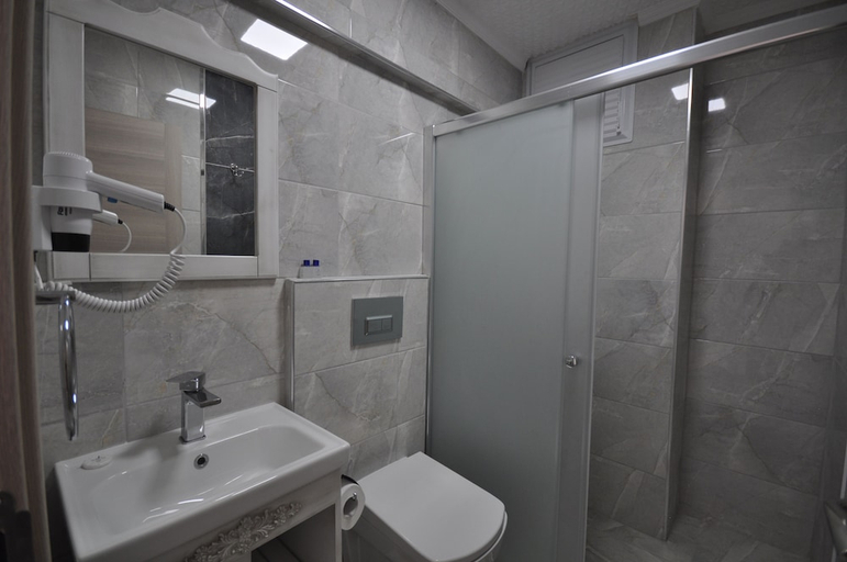 Bathroom, Ege Otel, Çeşme
