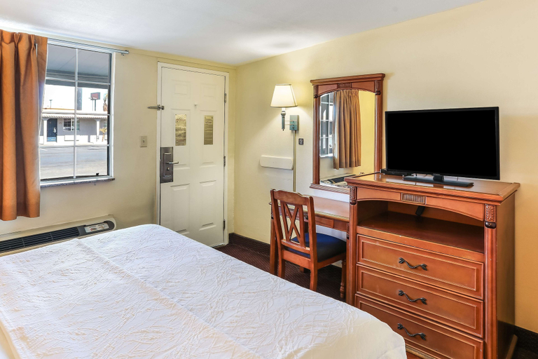 Bedroom 3, Americas Best Value Inn & Suites El Centro, Imperial