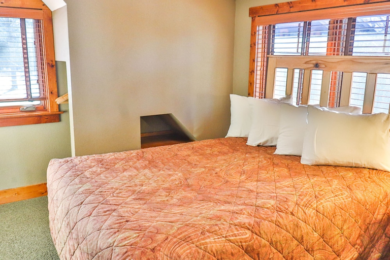 Bedroom 2, Good Ol Days Resort, Crow Wing