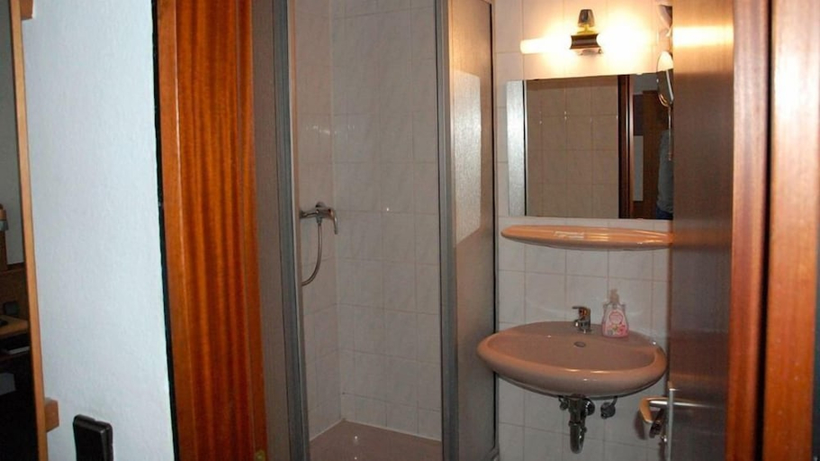 Bathroom, City Hotel Hanau, Main-Kinzig-Kreis