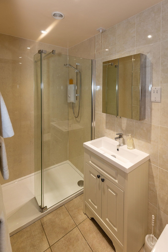Bathroom 3, Church Farm Lodge, Northamptonshire