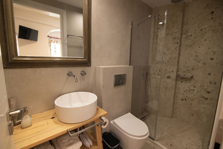 Bathroom 3, Amymone and Adiandi, Peloponnese