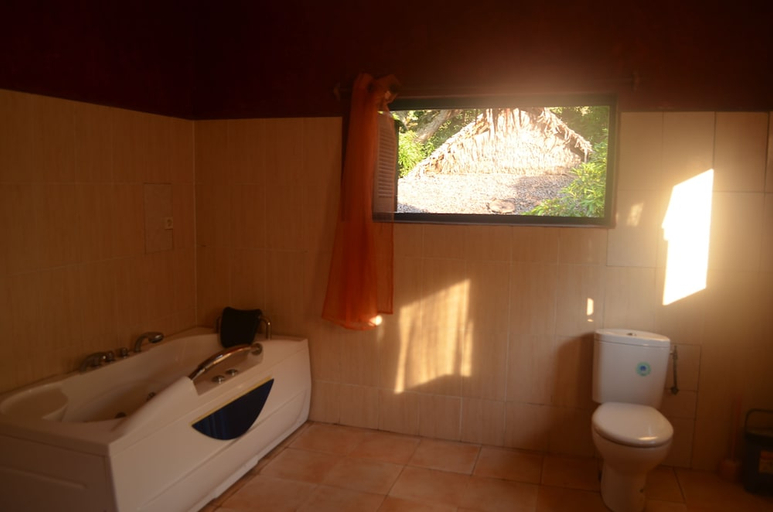 Bathroom 3, Reva Castel, Diana